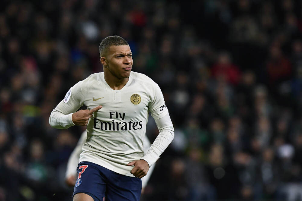 爆了！詹皇票数才西部第9？美媒怒斥有BUG，勒布朗一直都是票王